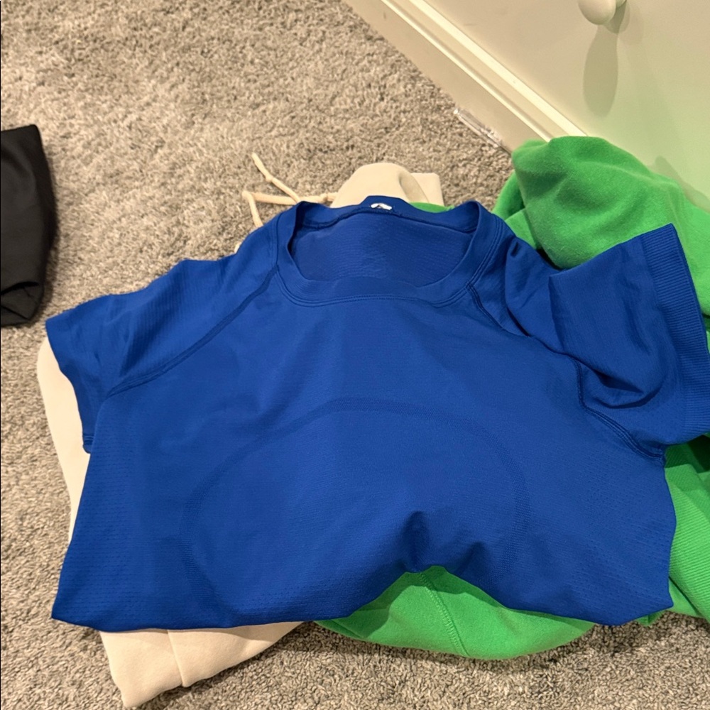 lululemon athletica Blue Short Sleeve Tee